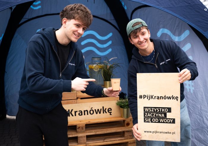 Bar wodny z #PijKranówkę towarzyszy treningom do Tarczyńskiego Nocnego Półmaratonu